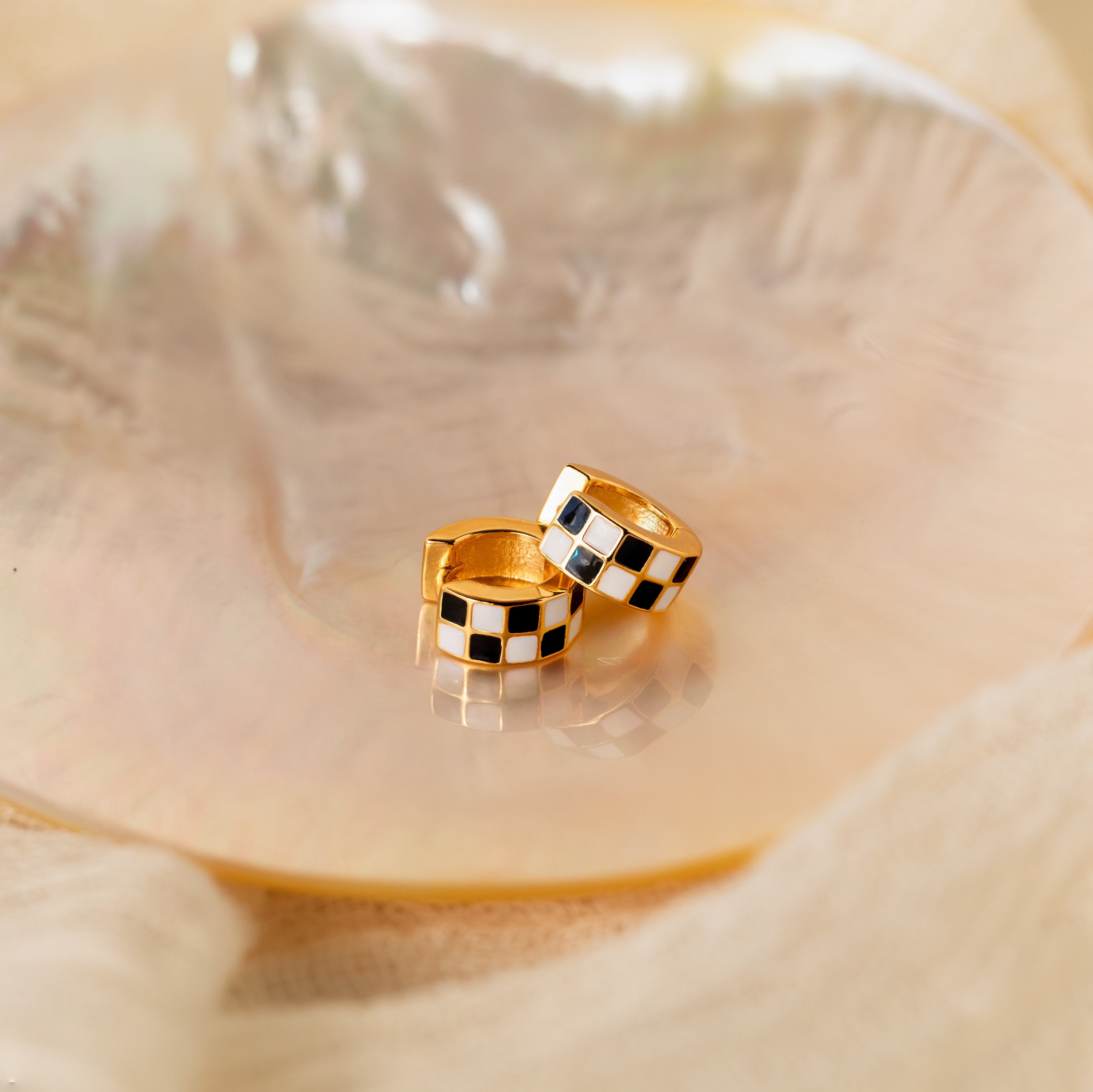 Retro Chic Checkered Huggie Earrings 18K Gold